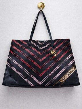 Victoria’s Secret Black Tote Bag Pink Red Signature Stripe Gold Charm Large Carr